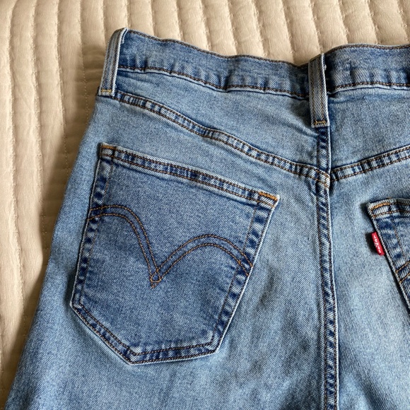 High Waist Ribcage Straight Leg Levi's - Picture 8 of 8
